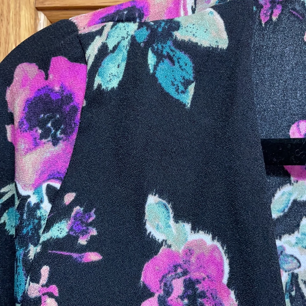 Blazer - Picture 4 of 8